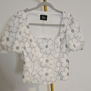 NWT. Muse White Embroidered Floral Blouse